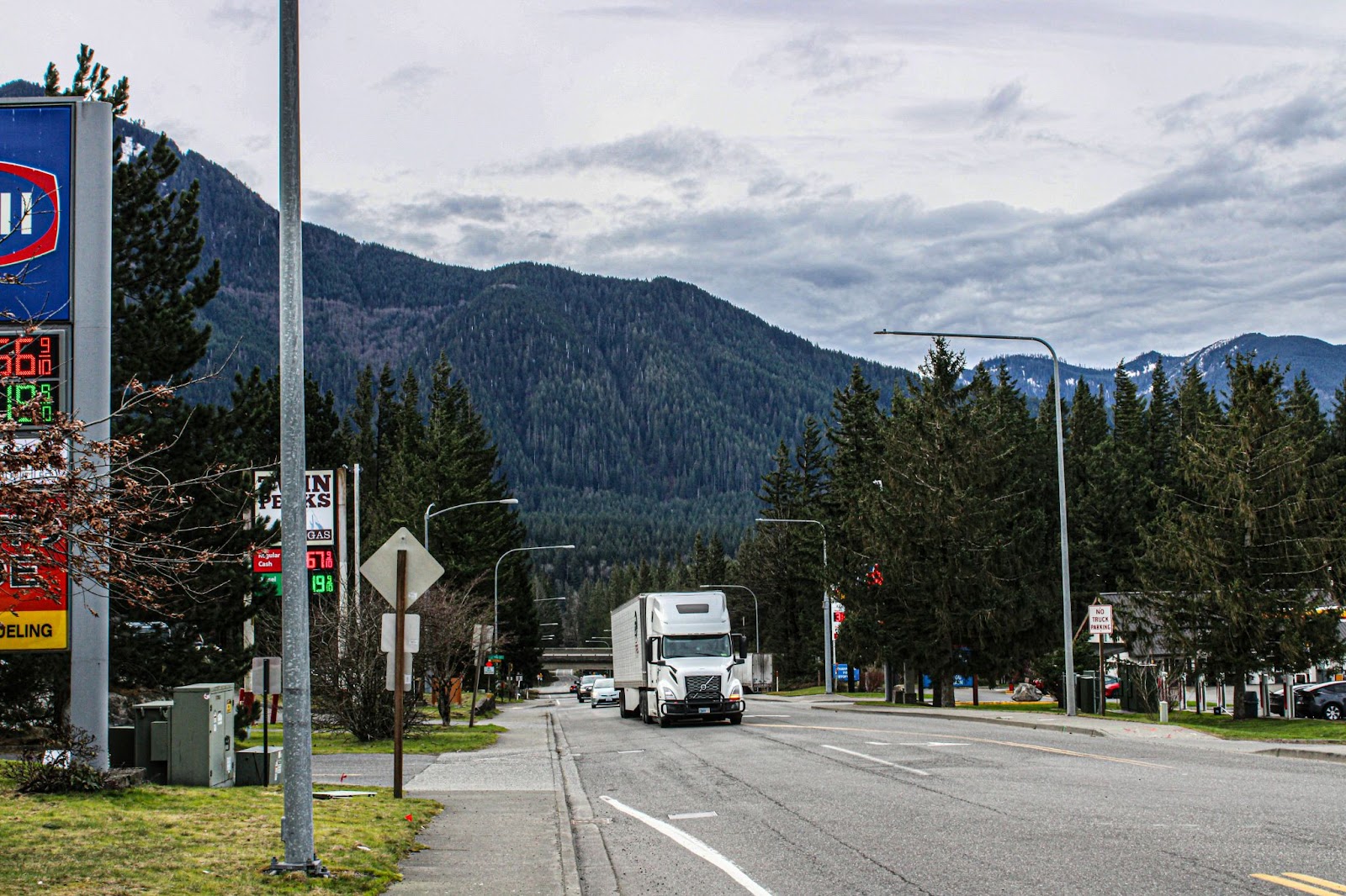 Quick Tips for Efficient Truck Driver Hiring